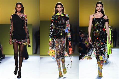 versace collezione primavera estate 2019|versace microfloral.